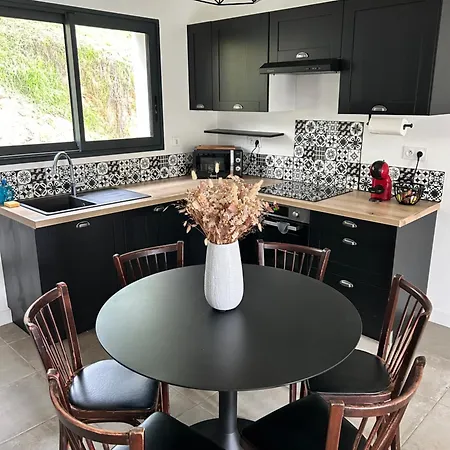 Appartamento Bas De Avec Jardin Idealement Situe Entre Ajaccio Et Porticcio
