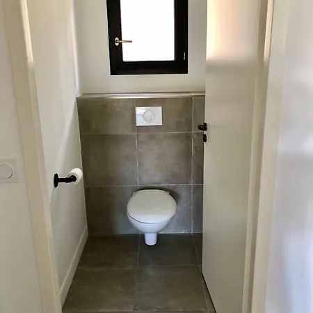 Bas De Avec Jardin Idéalement Situé Entre Ajaccio Et Porticcio *