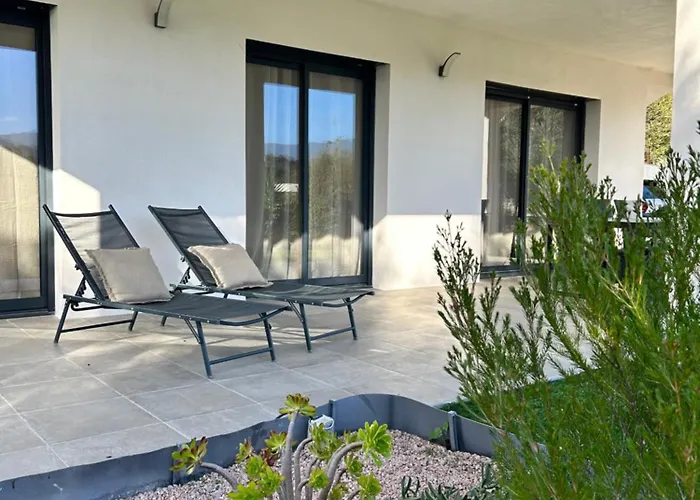 Apartamento Bas De Avec Jardin Idealement Situe Entre Ajaccio Et Porticcio