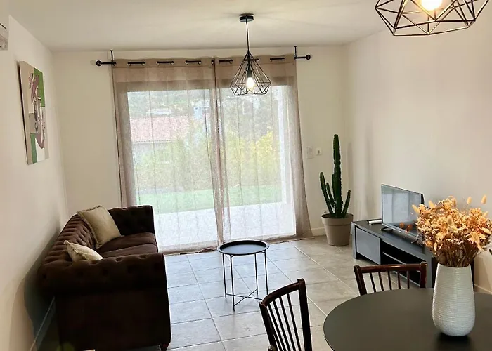 Apartamento Bas De Avec Jardin Idealement Situe Entre Ajaccio Et Porticcio Bastelicaccia